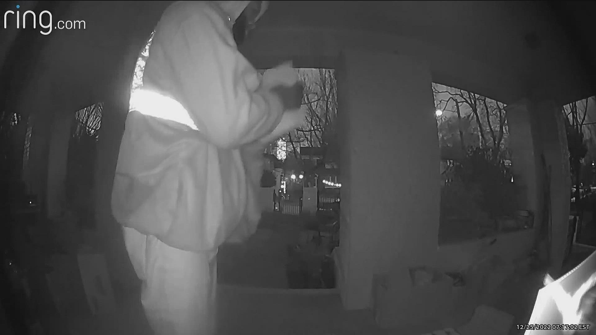 Fake delivery driver steals packages from Atlanta midtown homes