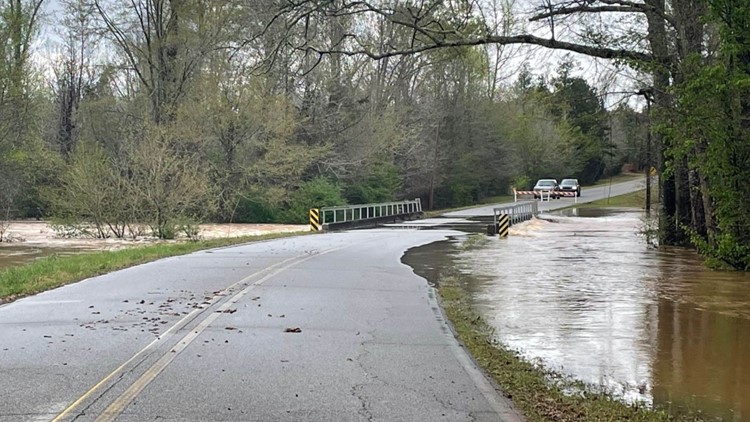 Officials lift evacuation order by Heads Creek Reservoir in Spalding County