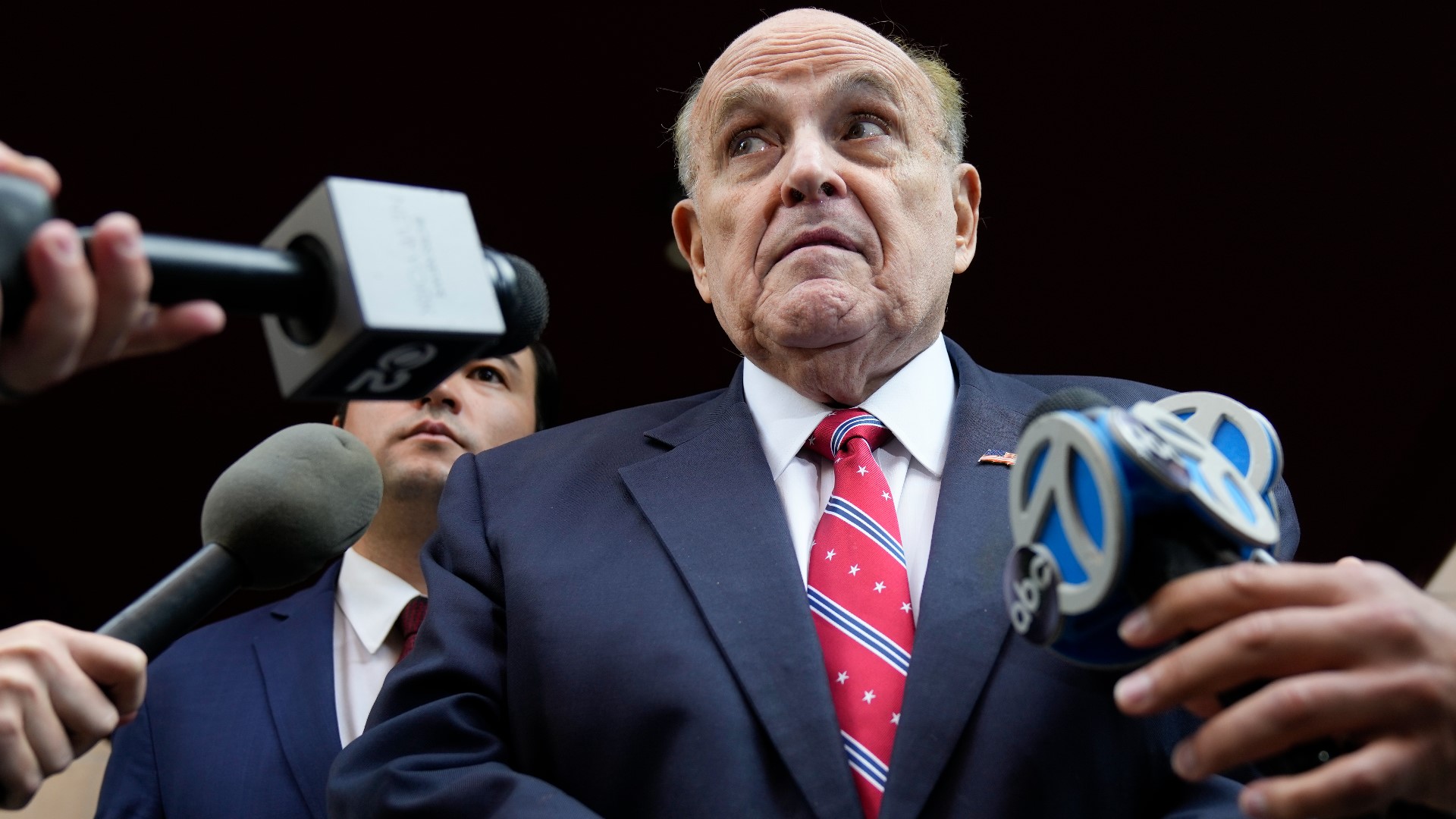 Rudy Giuliani Mugshot Wait After Fulton County Jail Booking | 13wmaz.com