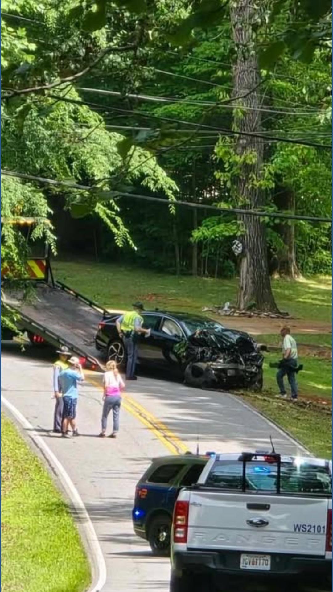 6 Georgia high school students injured in roll-over car crash in north Georgia, 2 airlifted to hospital