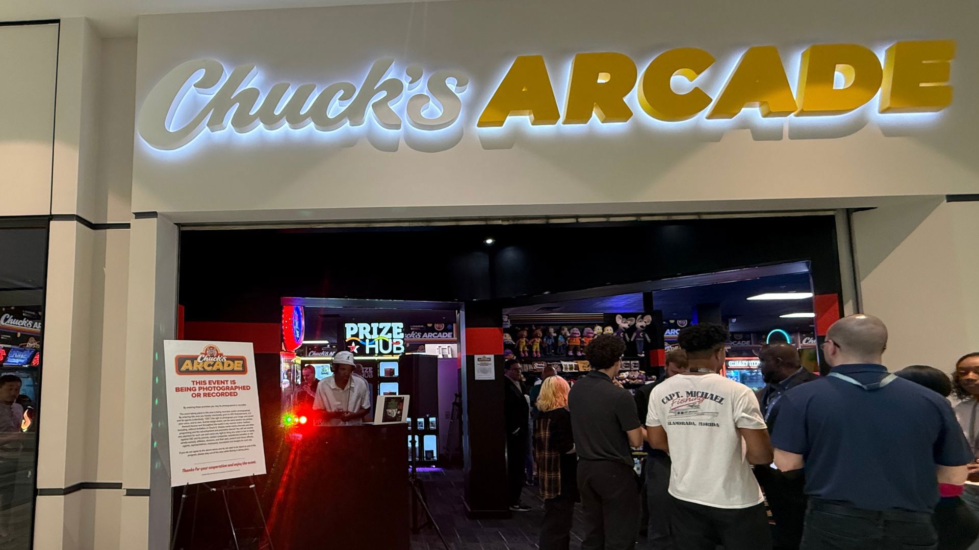 Each Chuck's Arcade features an animatronic statue as a nostalgic nod to the brand's history.